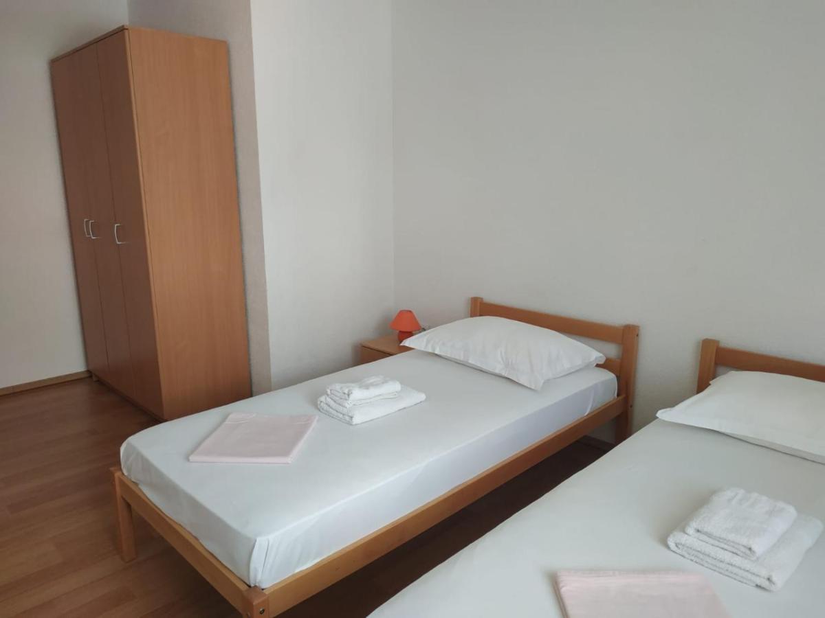 Apartments Gojevic Bol Exterior foto