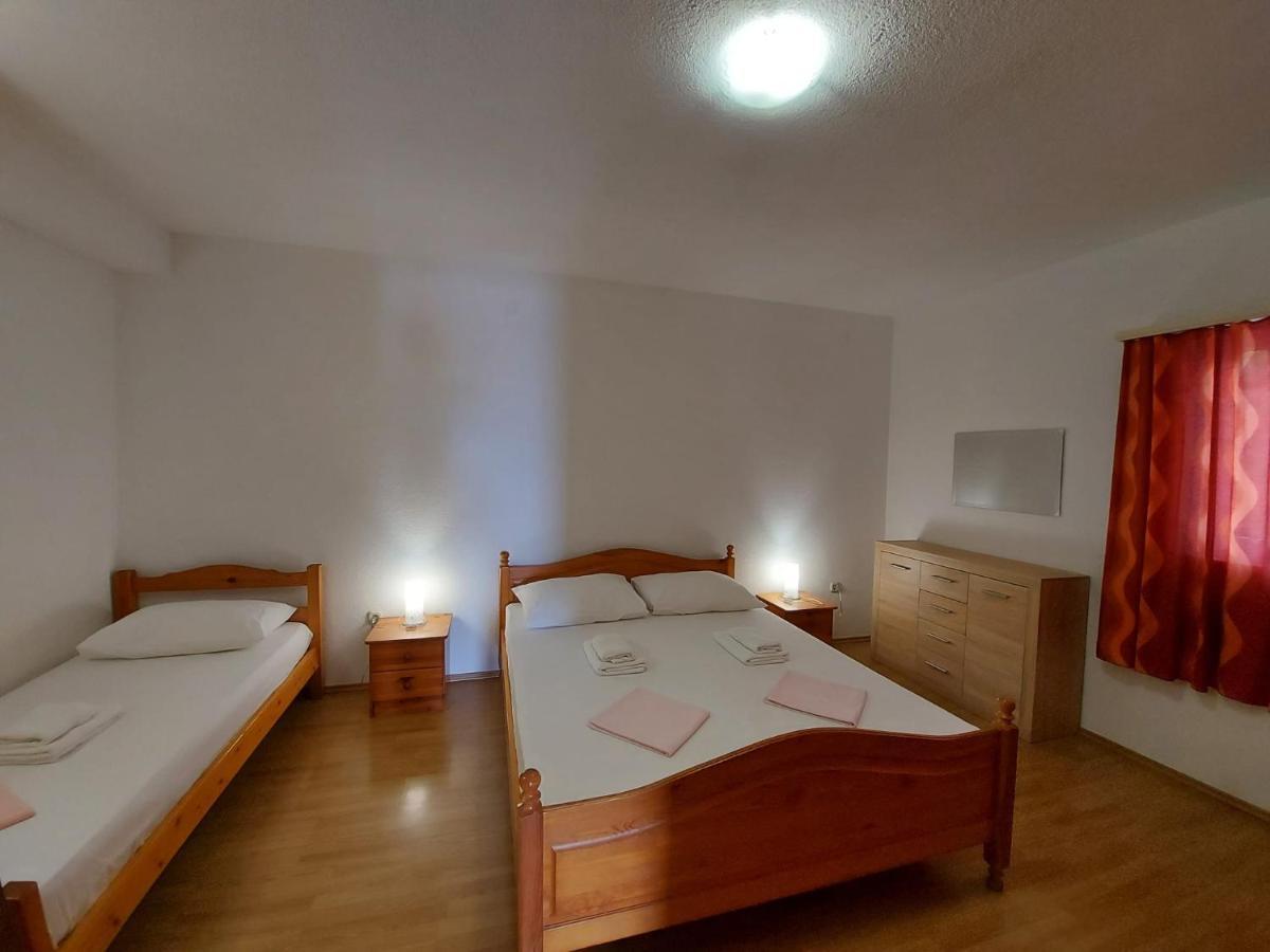 Apartments Gojevic Bol Exterior foto