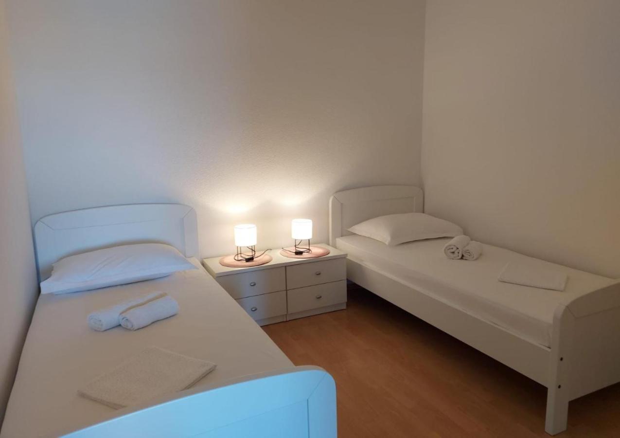 Apartments Gojevic Bol Exterior foto