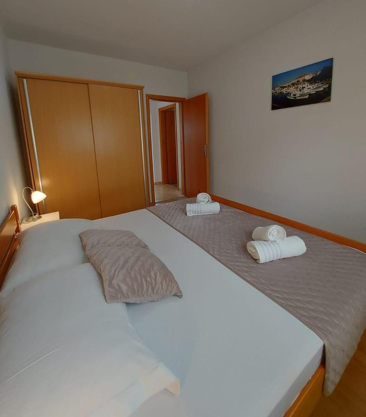 Apartments Gojevic Bol Exterior foto