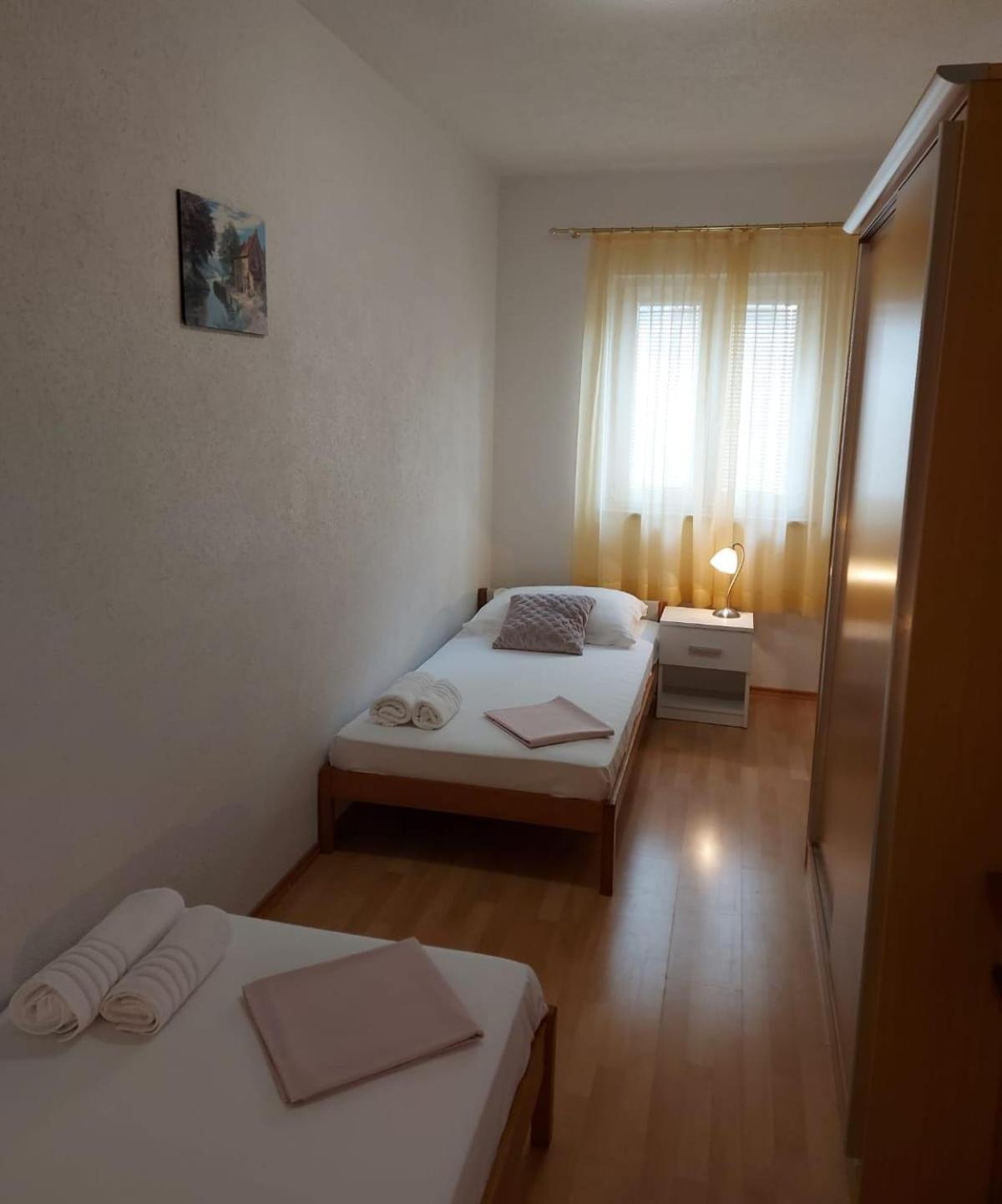 Apartments Gojevic Bol Exterior foto