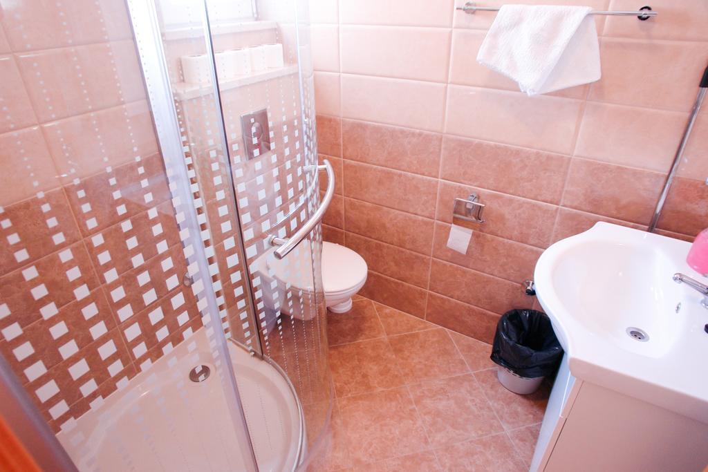 Apartments Gojevic Bol Exterior foto